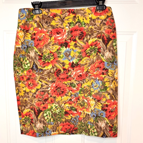 Talbots Floral Tapestry Pencil Skirt, EUC Size 8P - Picture 1 of 7